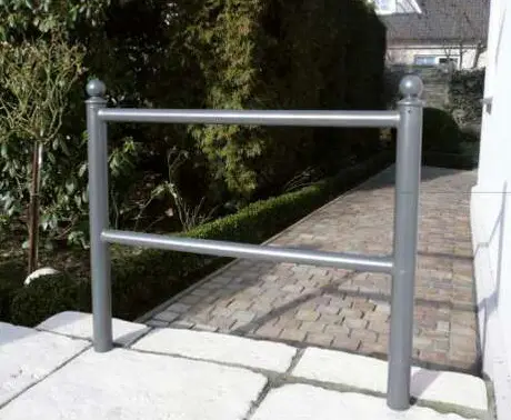Finale Aktion Schake Fahrradanlehnbügel Stahl OE mit Querholm Kugelkopf dunkelgrau - 800 x 1300 mm